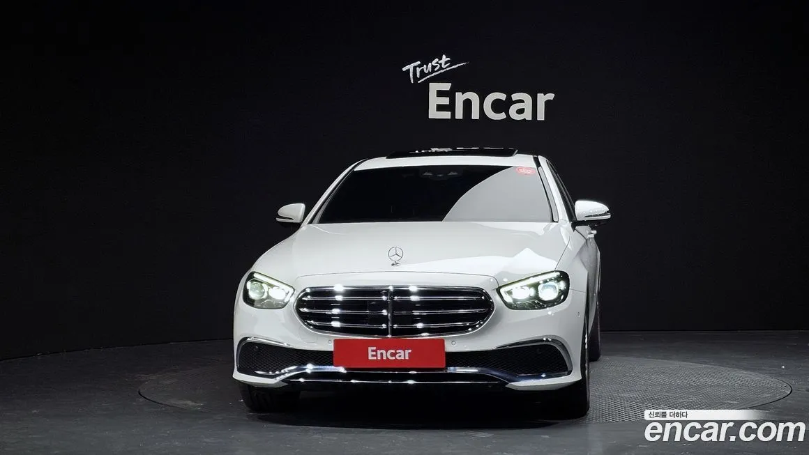 Mercedes-Benz E-Class — фото 3