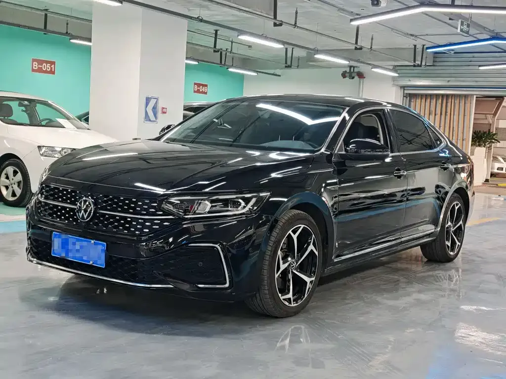 Volkswagen Passat 2023 из CN, фото 1