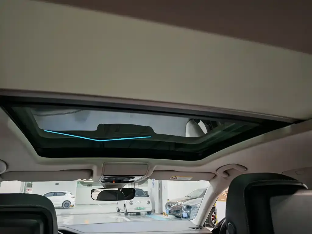 Volkswagen Passat 2023 из CN, фото 10