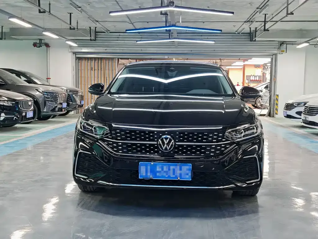 Volkswagen Passat 2023 из CN, фото 2
