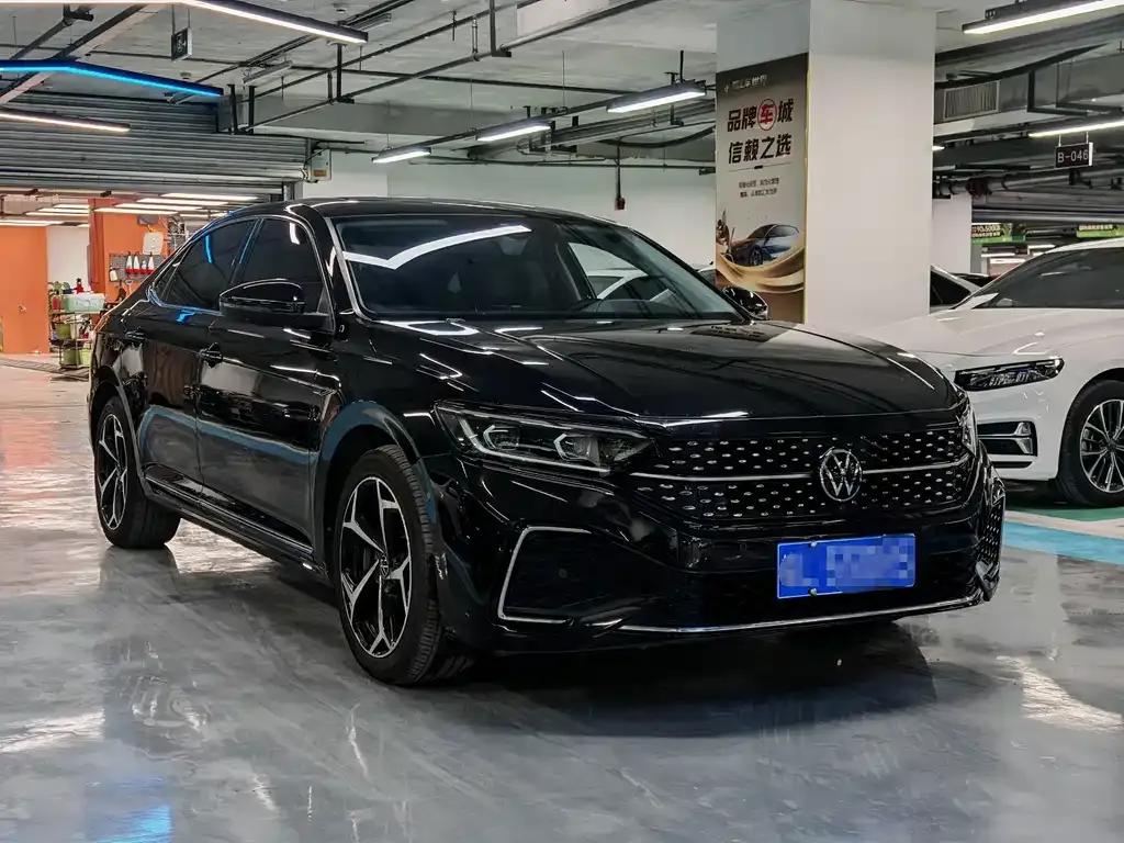 Volkswagen Passat 2023 из CN, фото 3