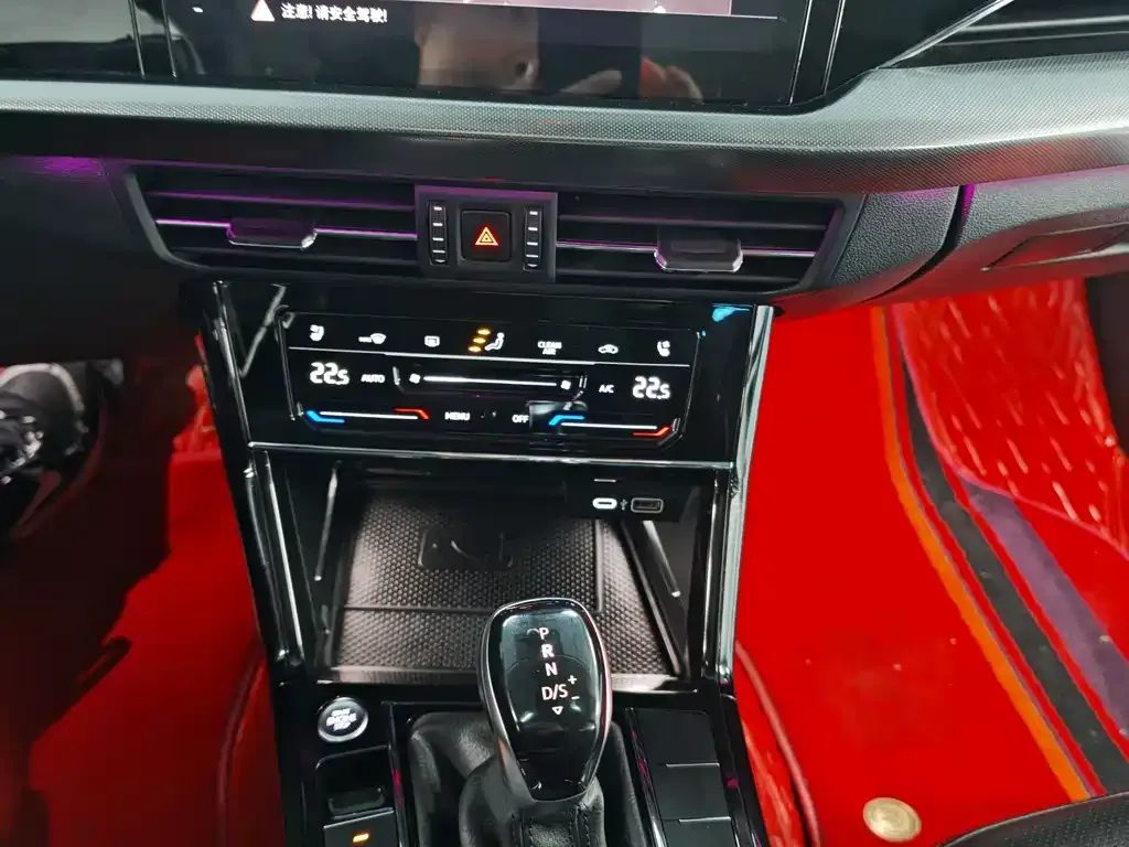 Volkswagen Passat 2023 из CN, фото 7