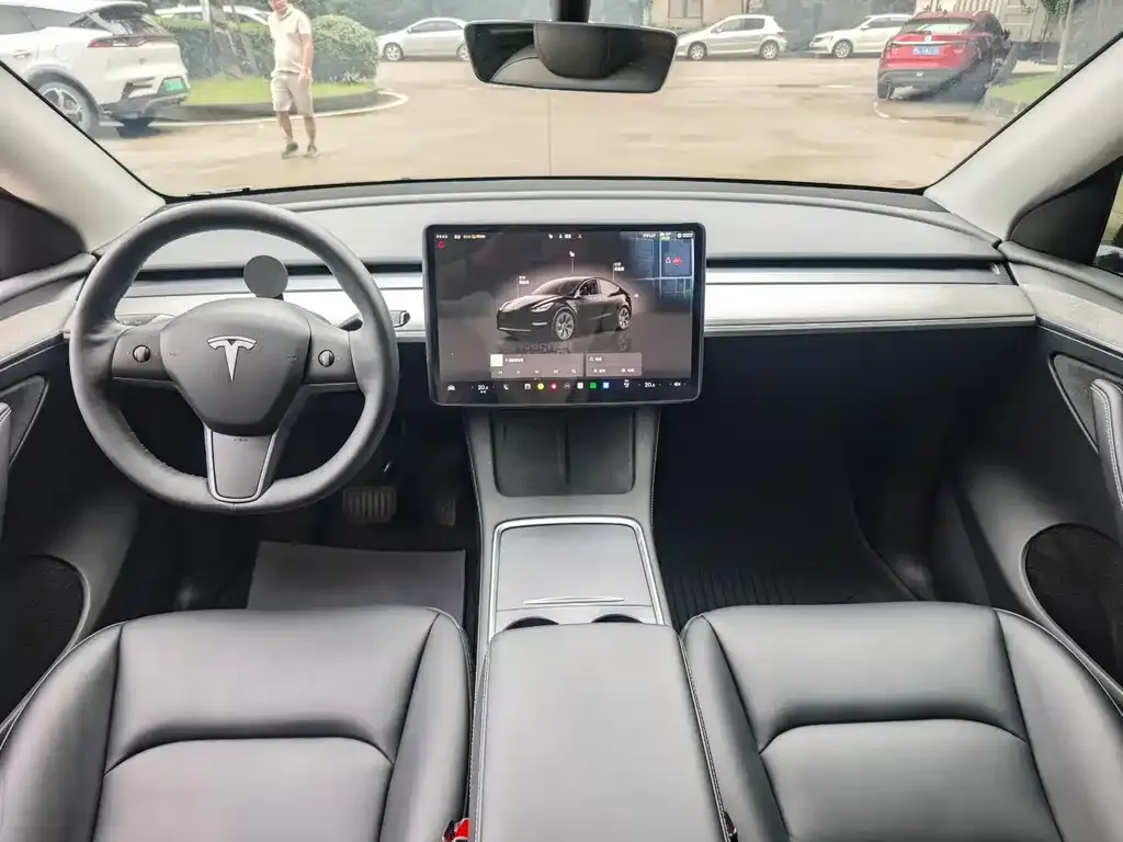 Tesla Model Y — фото 2