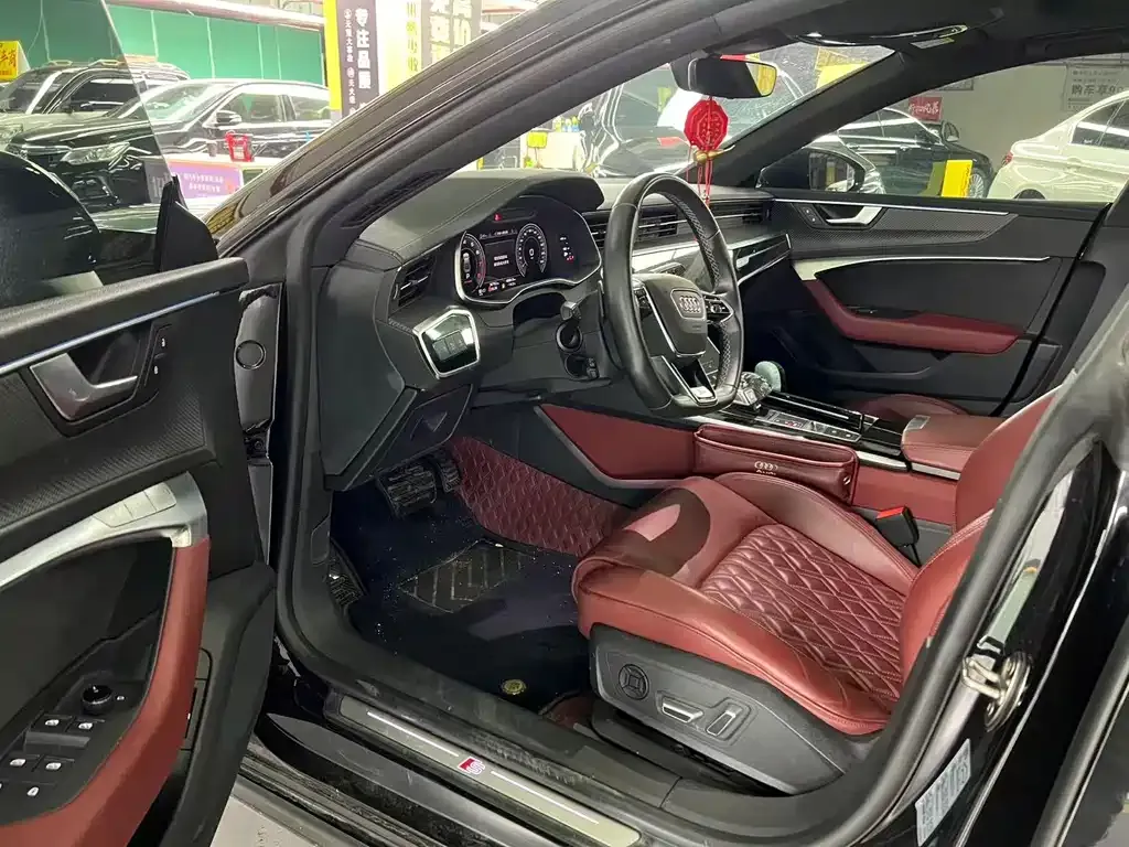 Audi A7L 2023 из CN, фото 4