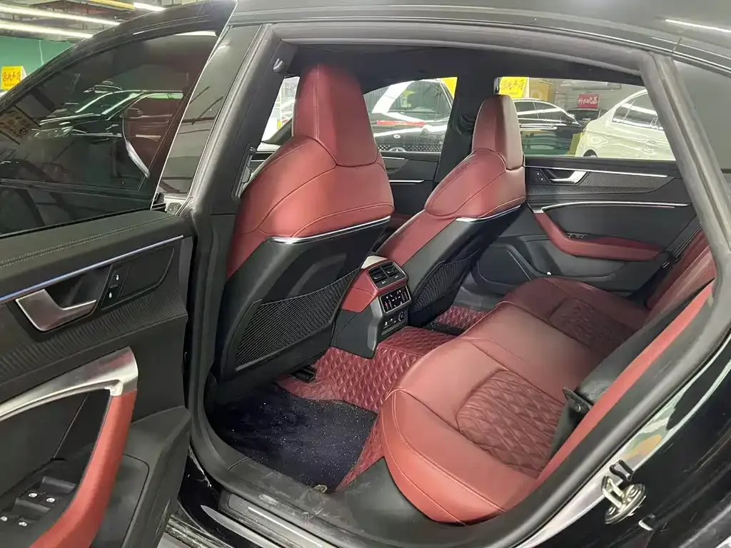 Audi A7L 2023 из CN, фото 7