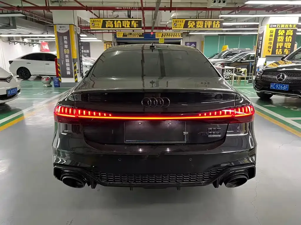 Audi A7L 2023 из CN, фото 8