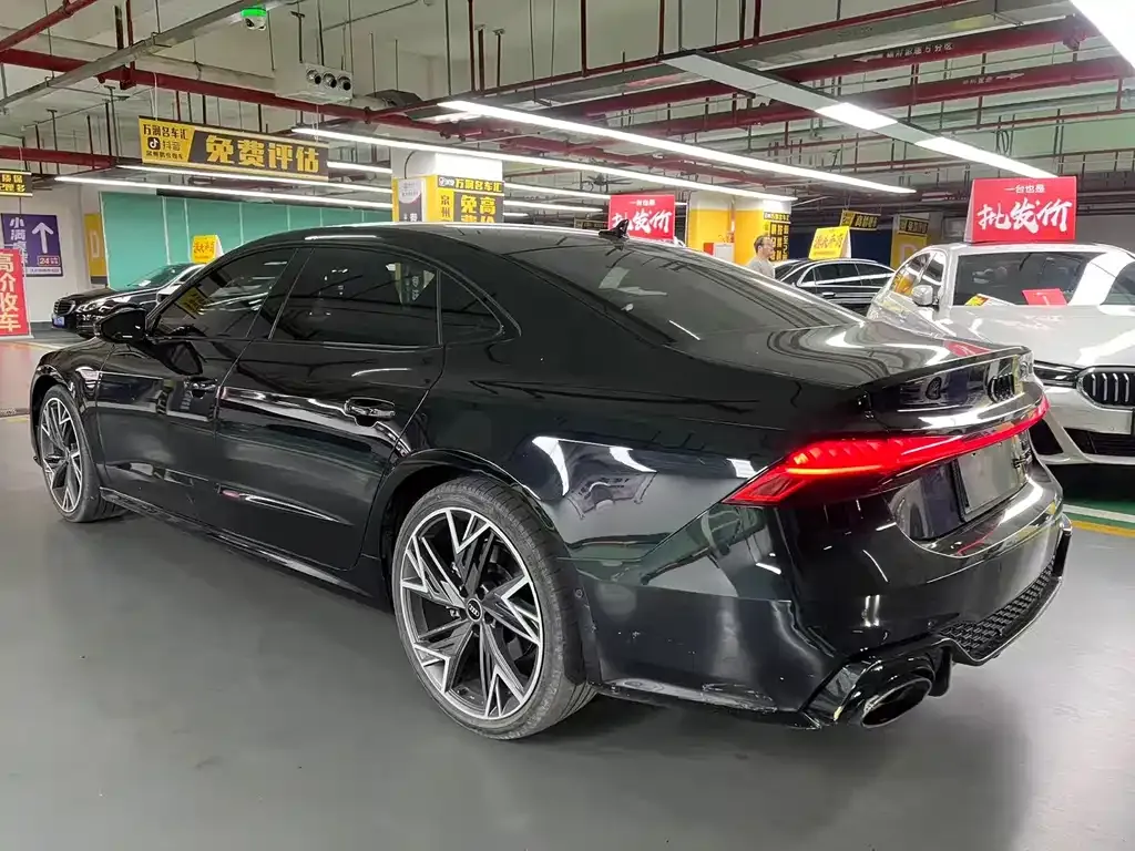 Audi A7L 2023 из CN, фото 3