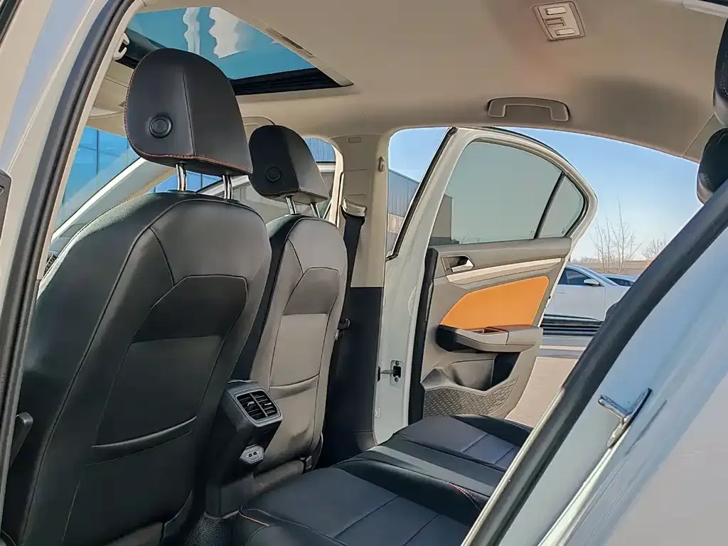 Volkswagen Bora 2024 из CN, фото 8