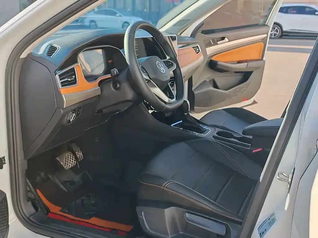 Volkswagen Bora 2024 из CN, фото 5