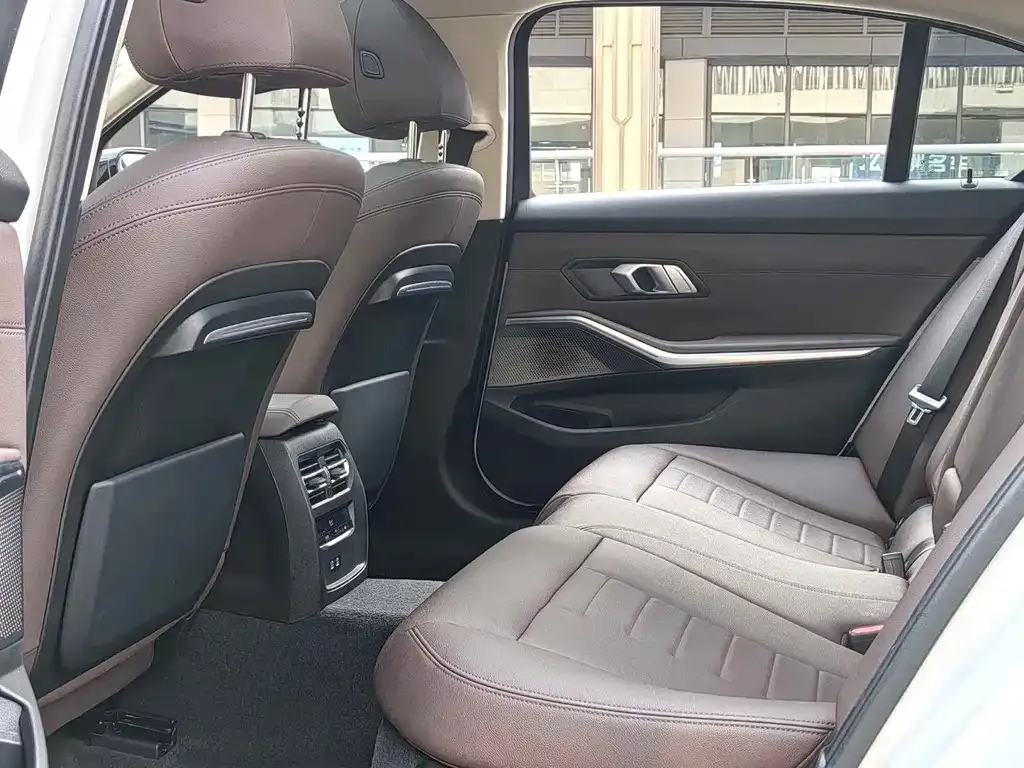BMW 3 Series 2021 из CN, фото 9
