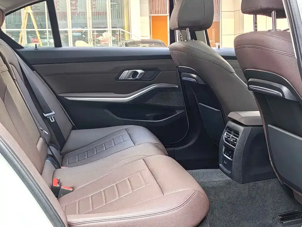 BMW 3 Series 2021 из CN, фото 5