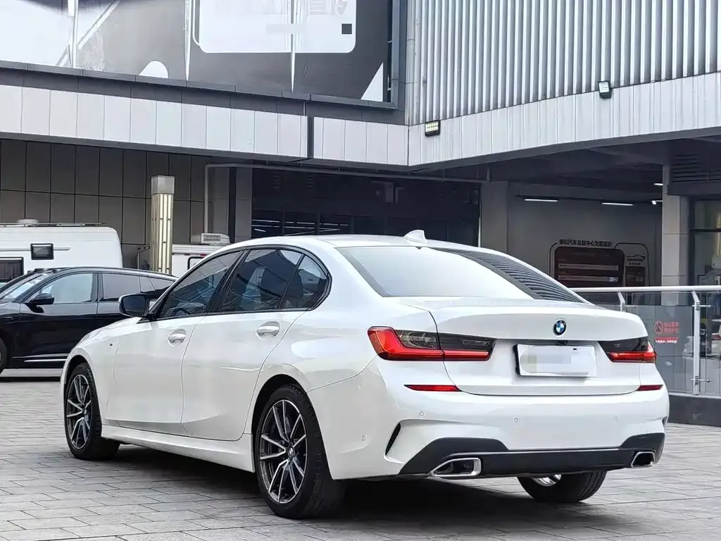 BMW 3 Series 2021 из CN, фото 2