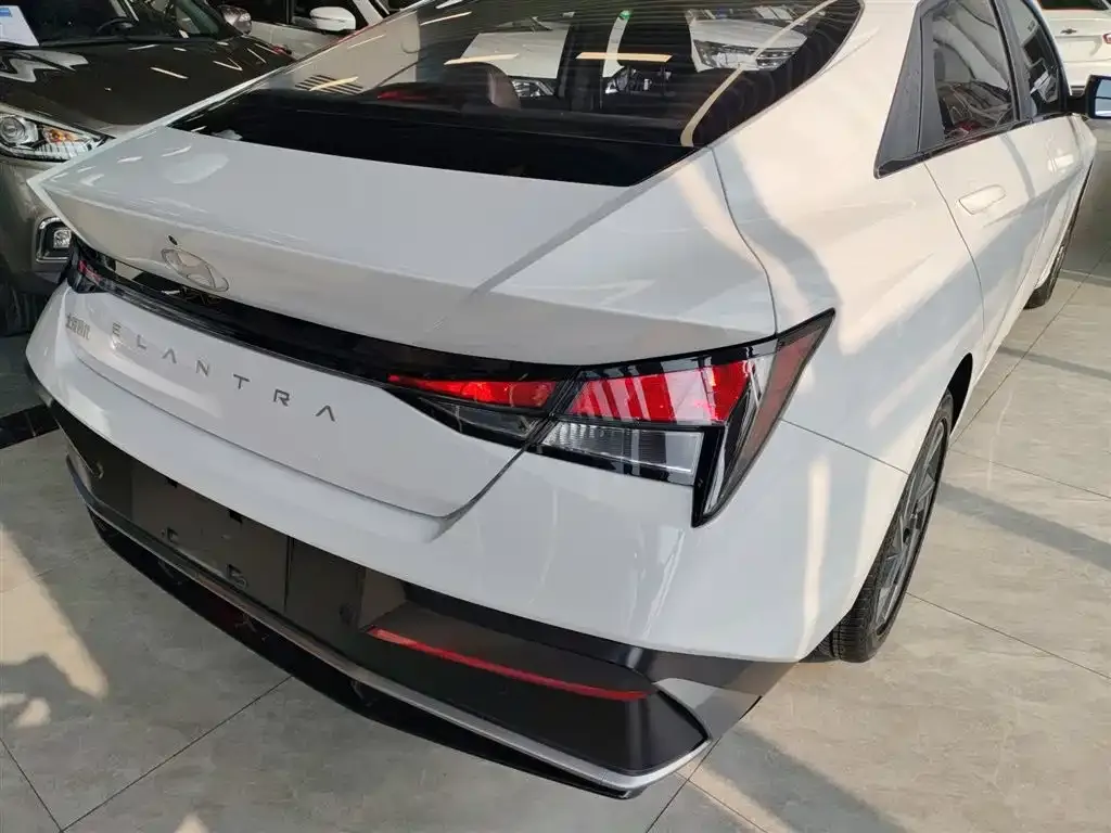 Hyundai Elantra 2025 из CN, фото 5