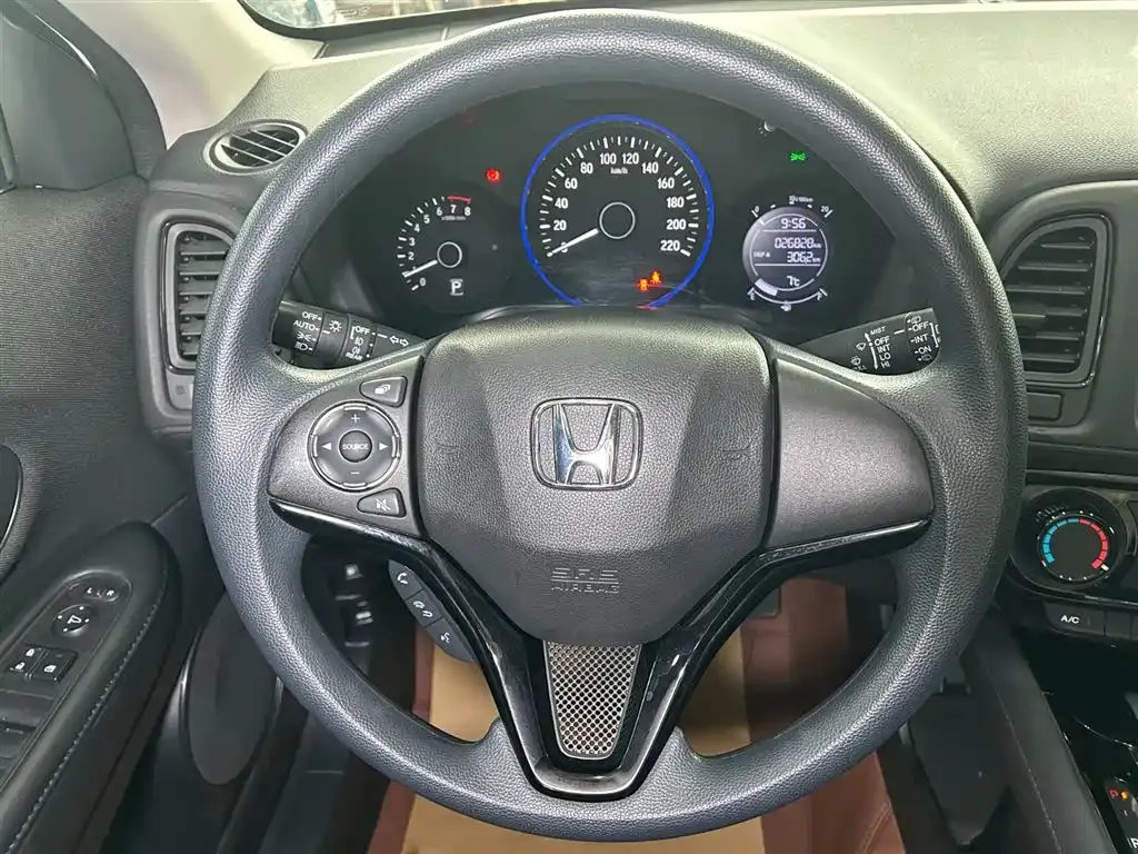 Honda Vezel 2021 из CN, фото 10