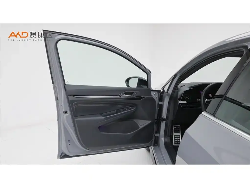 Volkswagen Golf 2024 из CN, фото 4