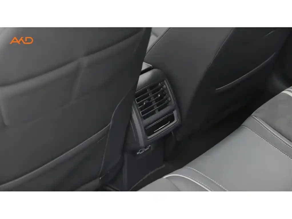 Volkswagen Golf 2024 из CN, фото 2