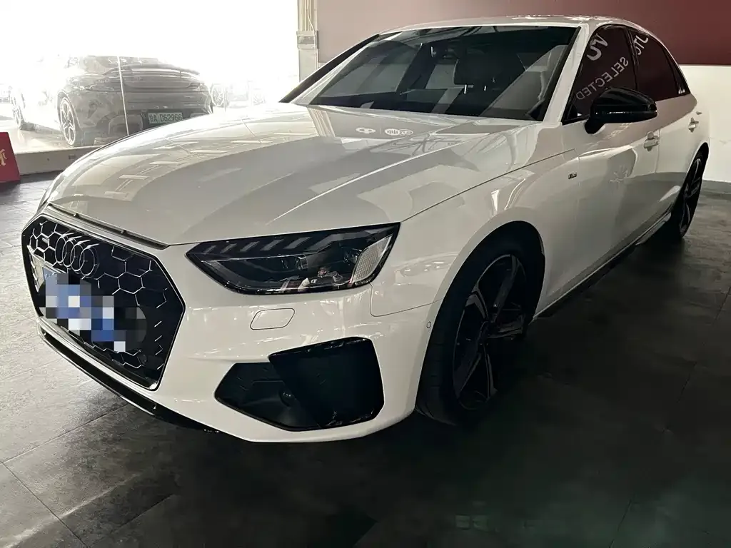 Audi A4L 2022 из CN, фото 1