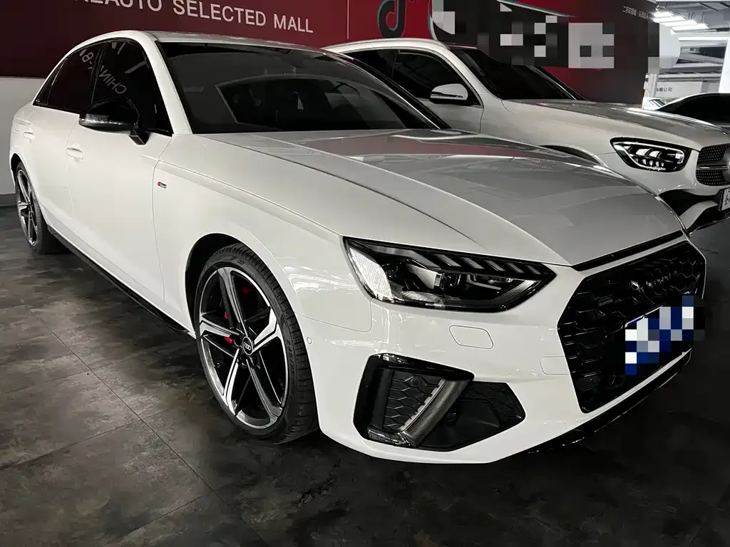 Audi A4L 2022 из CN, фото 4