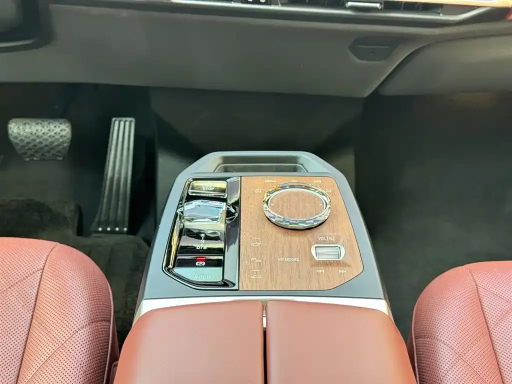 BMW iX 2023 из CN, фото 2