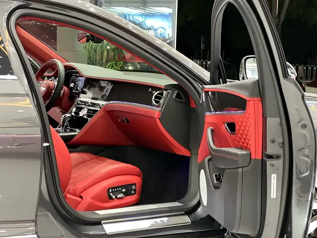 Bentley Flying Spur 2021 из CN, фото 5