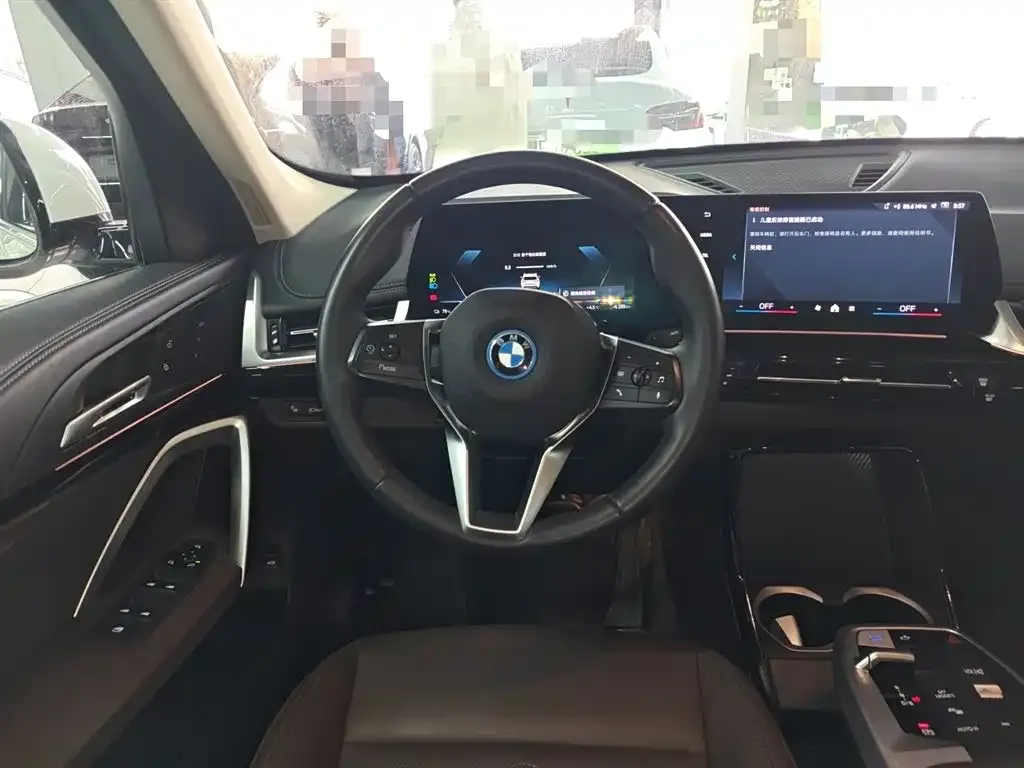 BMW iX1 2025 из CN, фото 4