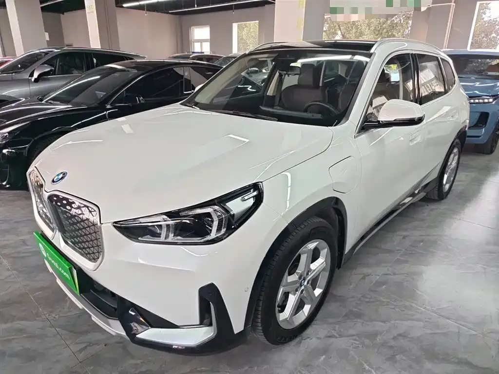 BMW iX1 2025 из CN, фото 8