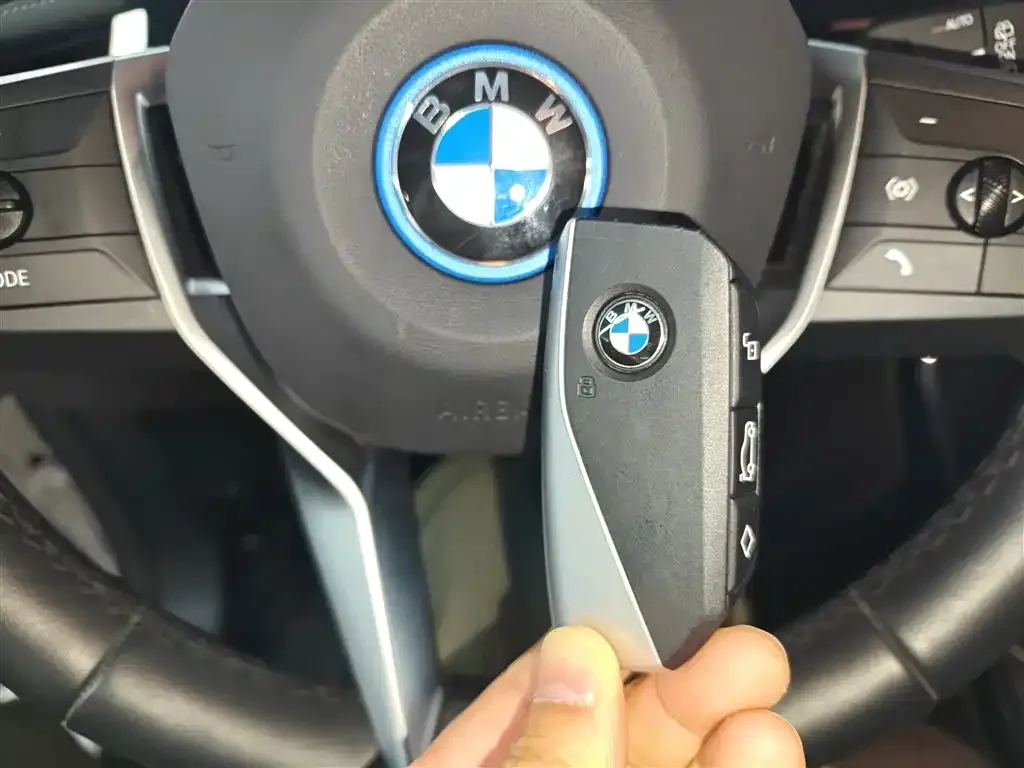 BMW iX1 2025 из CN, фото 3