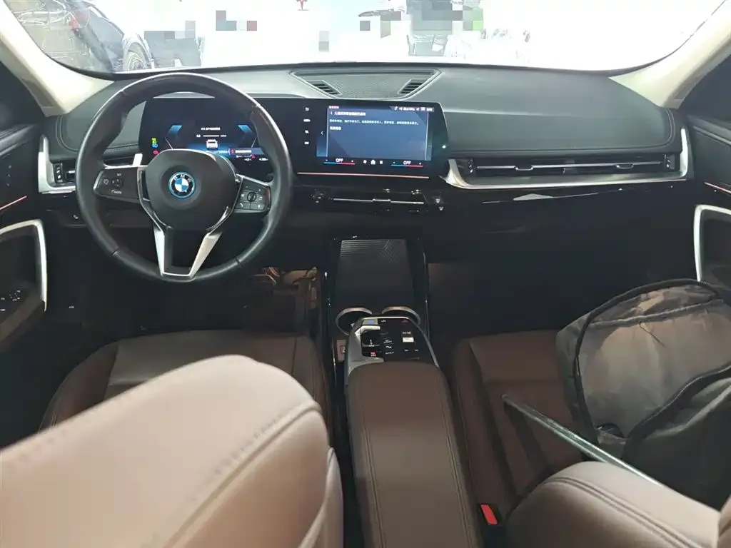 BMW iX1 2025 из CN, фото 7