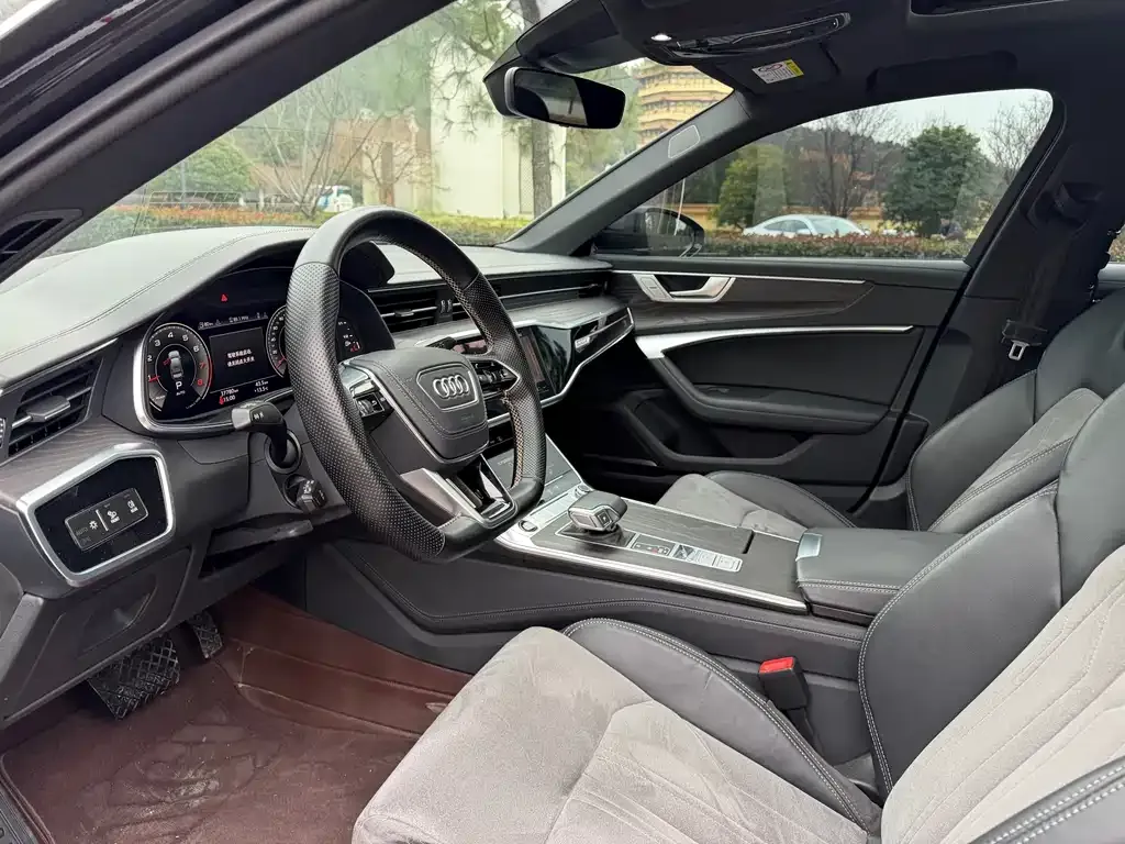 Audi A6L 2023 из CN, фото 6