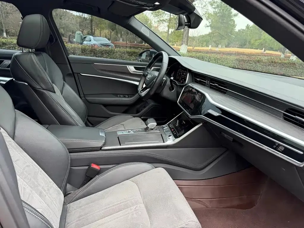 Audi A6L 2023 из CN, фото 4
