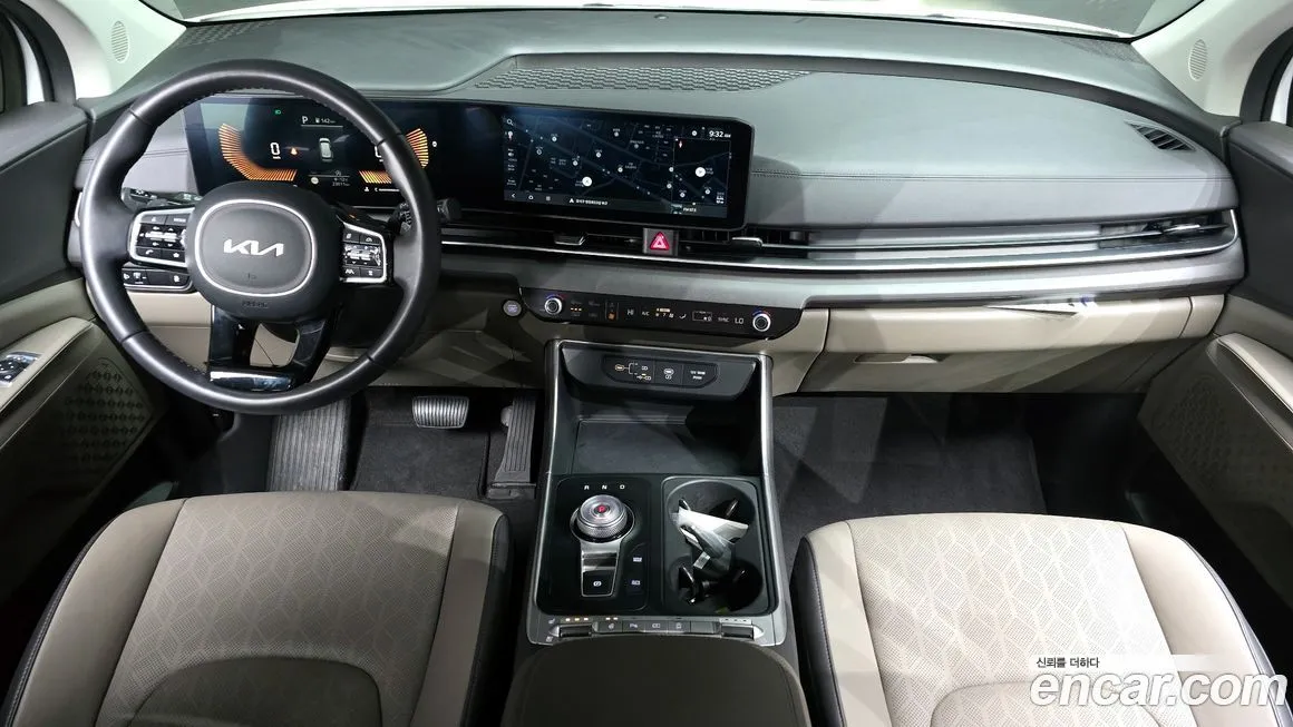 Kia Carnival — фото 10