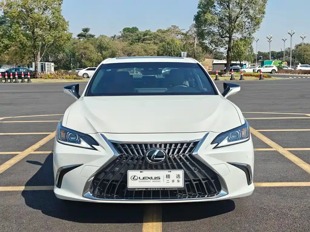 Lexus ES — фото 8