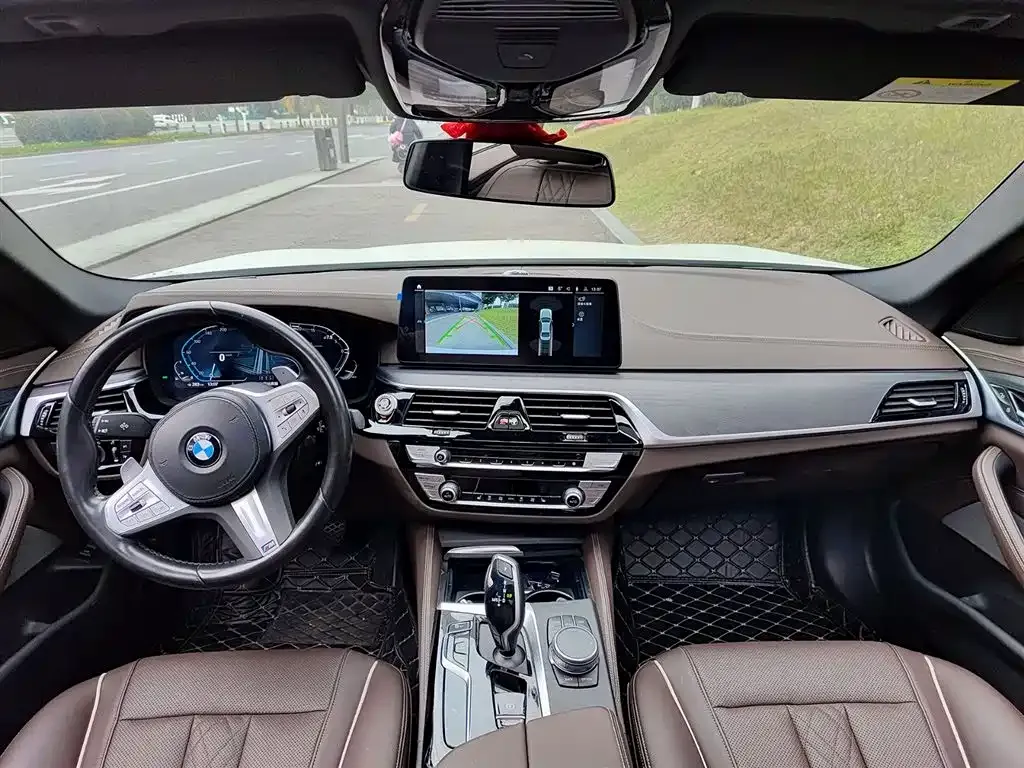 BMW 5 Series 2023 из CN, фото 3