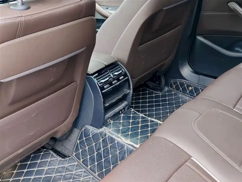 BMW 5 Series 2023 из CN, фото 5