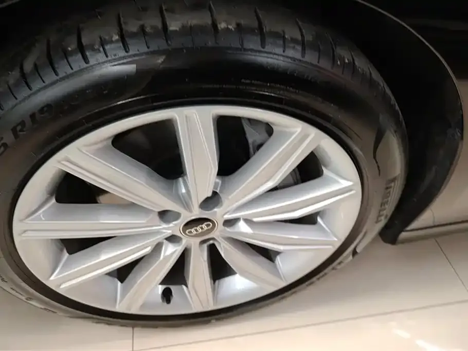Audi A6L 2024 из CN, фото 5