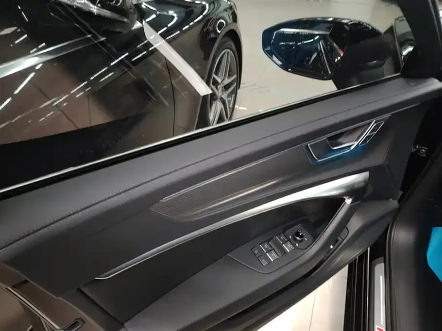 Audi A6L 2024 из CN, фото 2