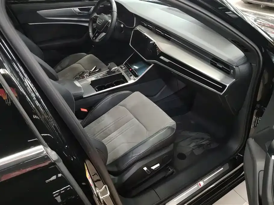 Audi A6L 2024 из CN, фото 6