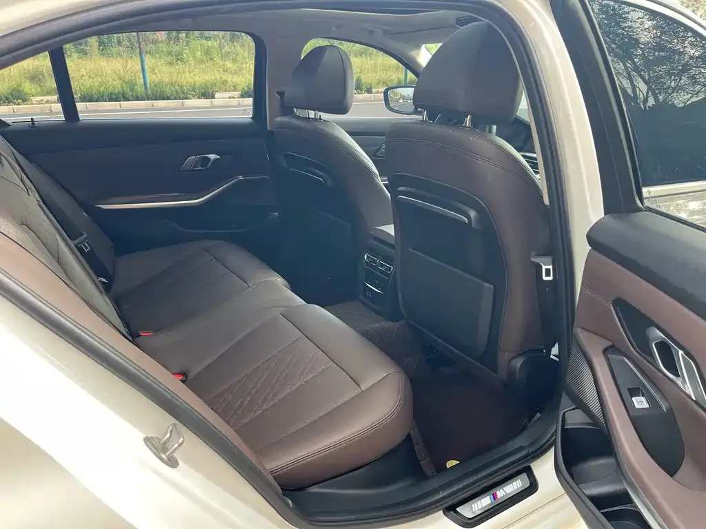 BMW 3 Series 2022 из CN, фото 7