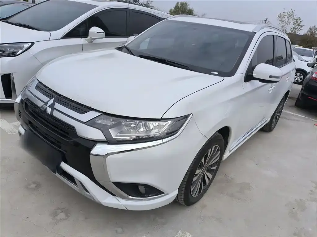 Mitsubishi Outlander 2021 из CN, фото 2