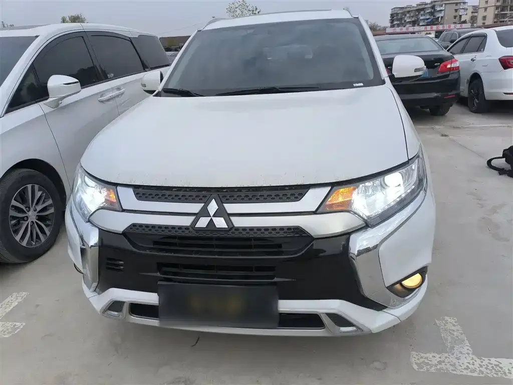 Mitsubishi Outlander 2021 из CN, фото 3