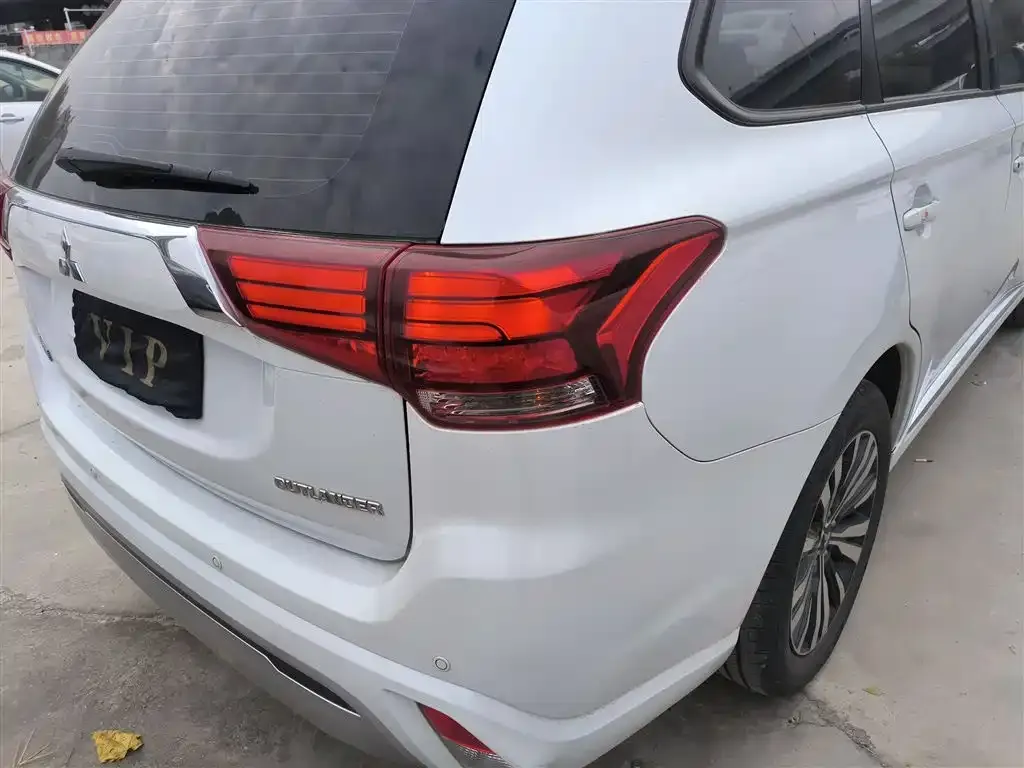 Mitsubishi Outlander 2021 из CN, фото 8