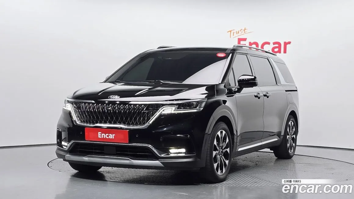 Kia Carnival — фото 1