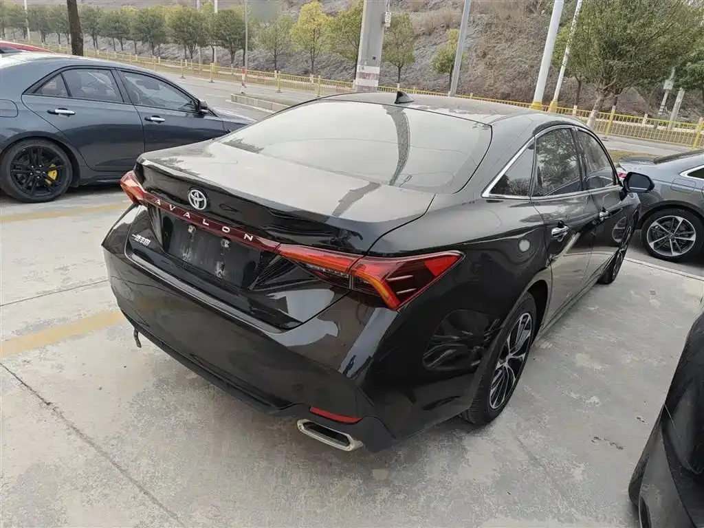 Toyota Avalon 2022 из CN, фото 2