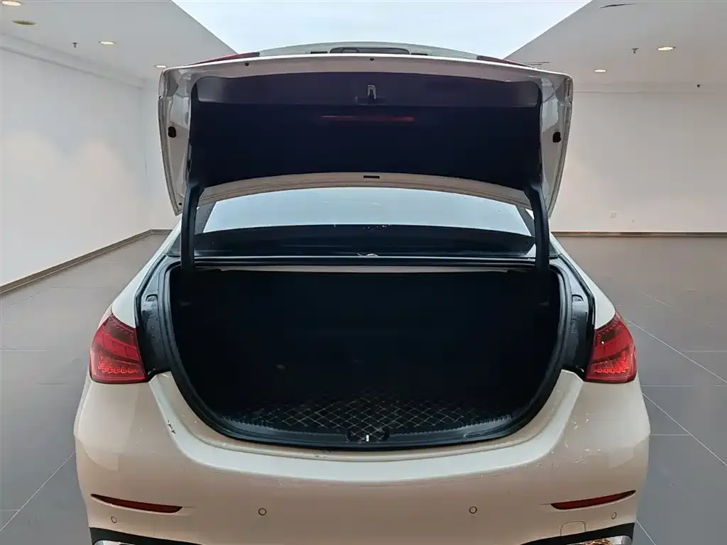Mercedes-Benz C-Class 2023 из CN, фото 4