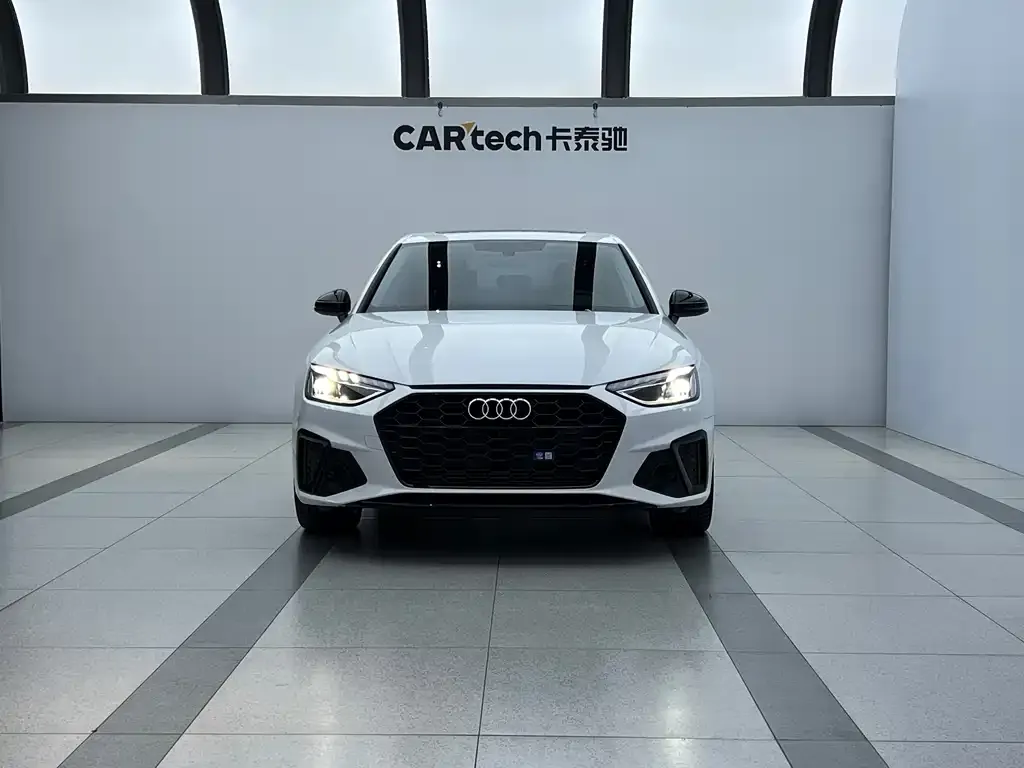 Audi A4L 2023 из CN, фото 3