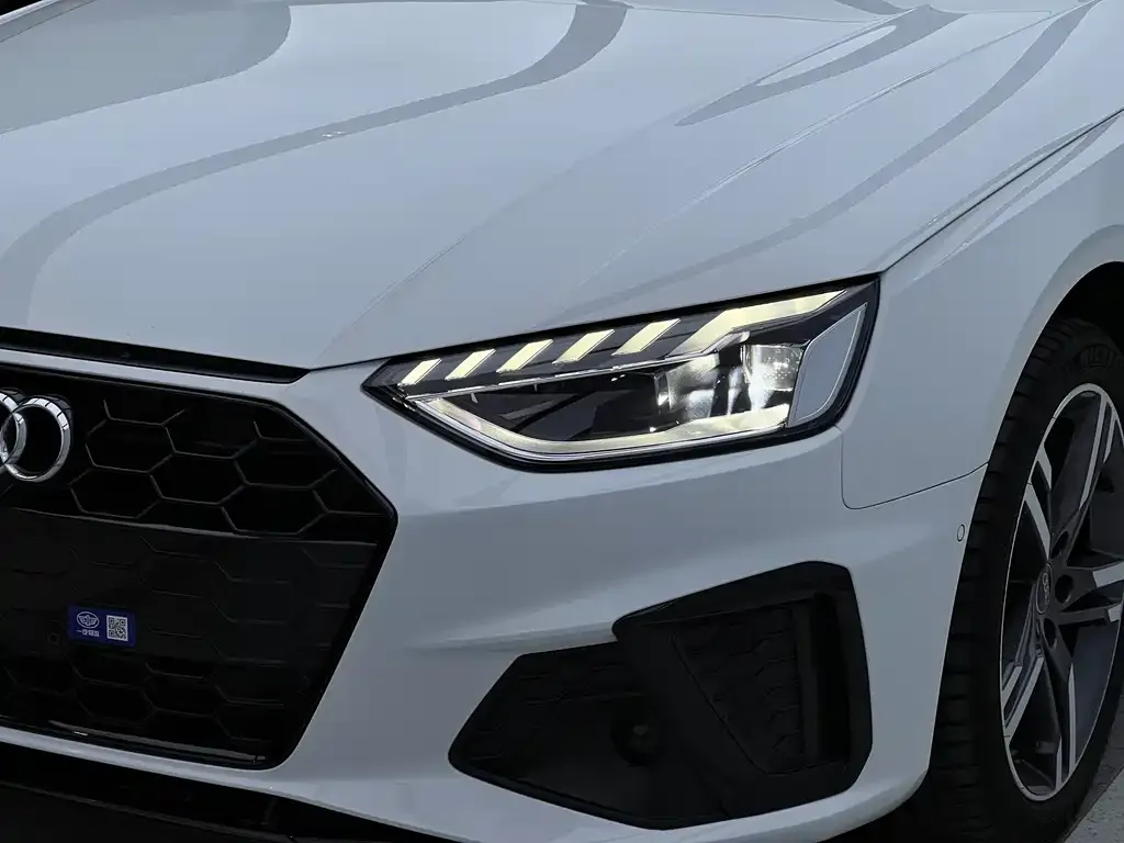 Audi A4L 2023 из CN, фото 4
