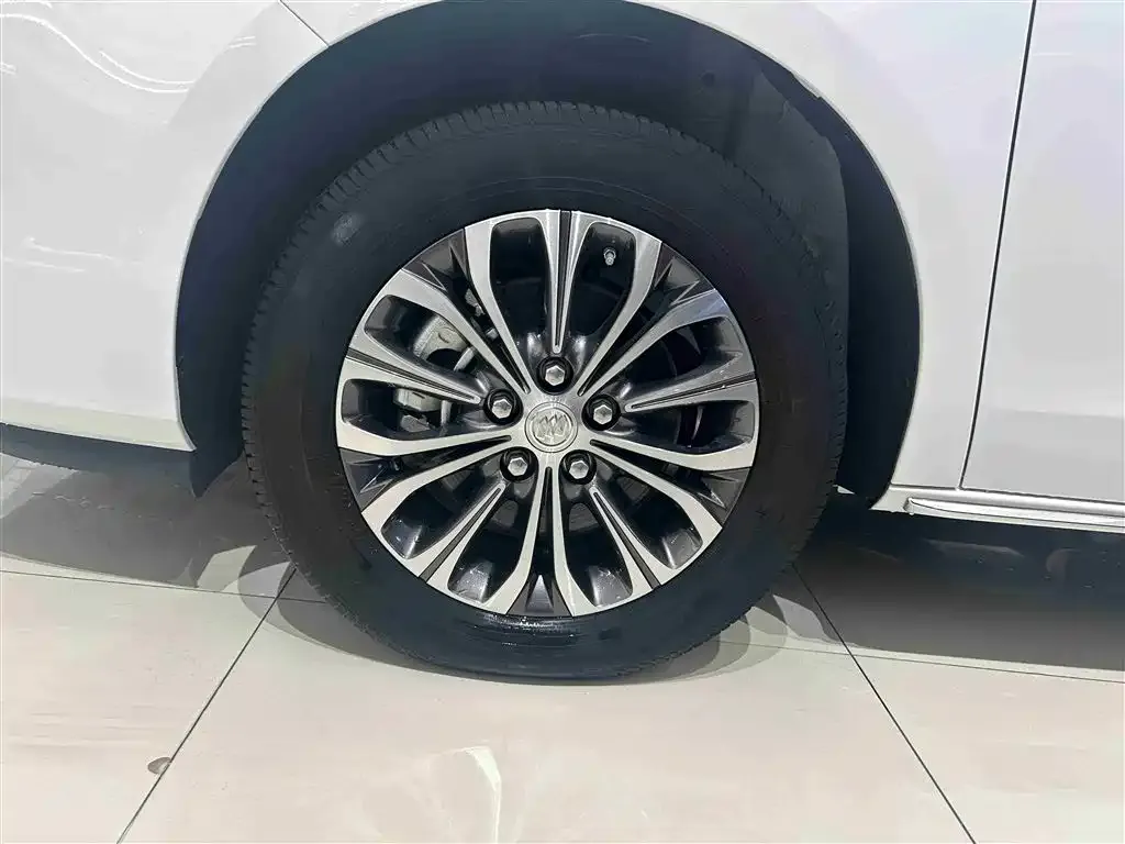 Buick GL8 2024 из CN, фото 2