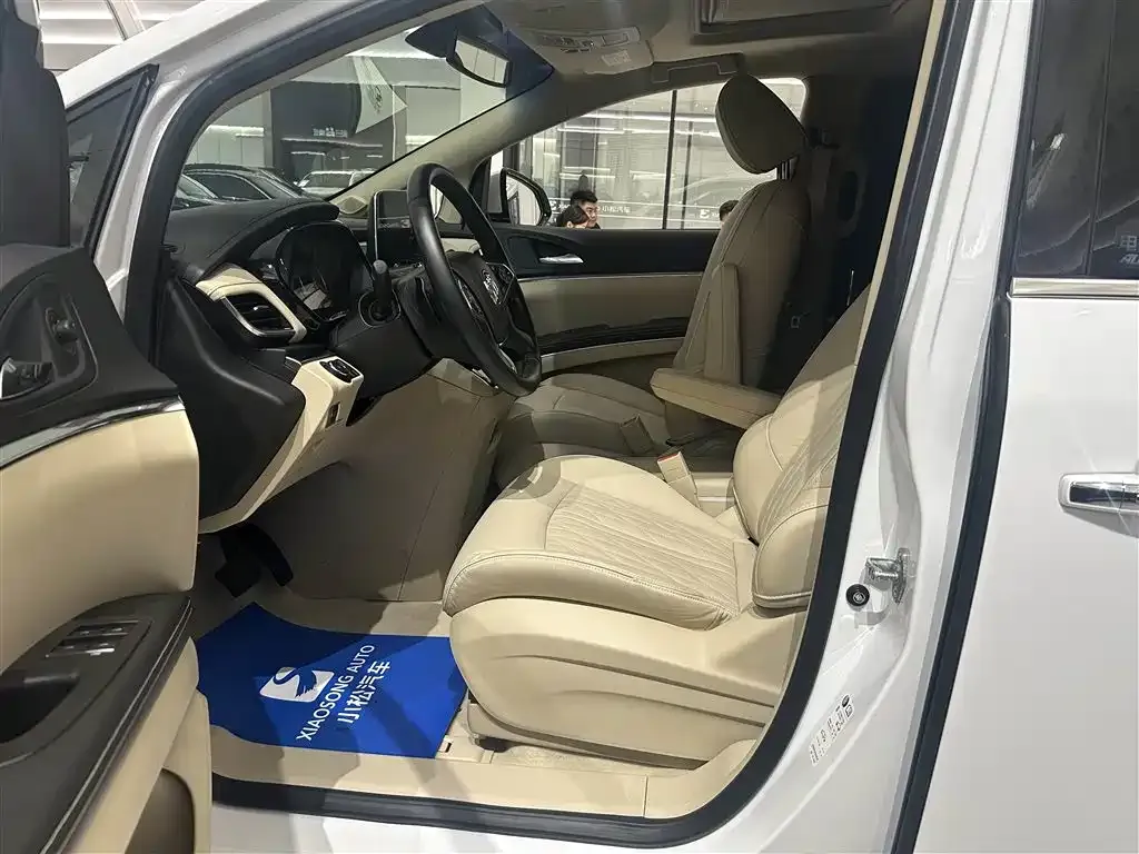 Buick GL8 2024 из CN, фото 3