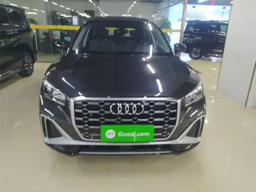 Audi Q2L 2023 из CN, фото 2