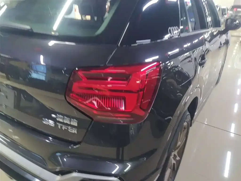 Audi Q2L 2023 из CN, фото 3